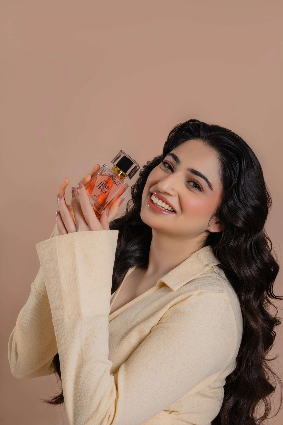 Fruity Floral perfume notes: passionfruit, grapefruit, peony, red berries and musk
